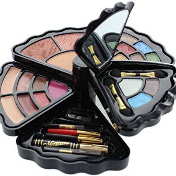 BR Makeup Other - BR Makeup set - Eyeshadows, blush, lip gloss, masc